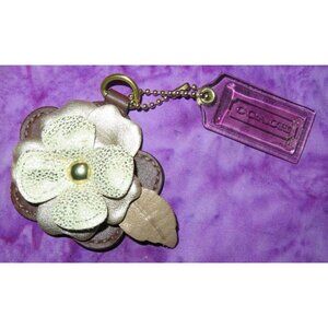 COACH Leather Floral Applique Key FOB Keyring Keychain with clear Lucite hangtag